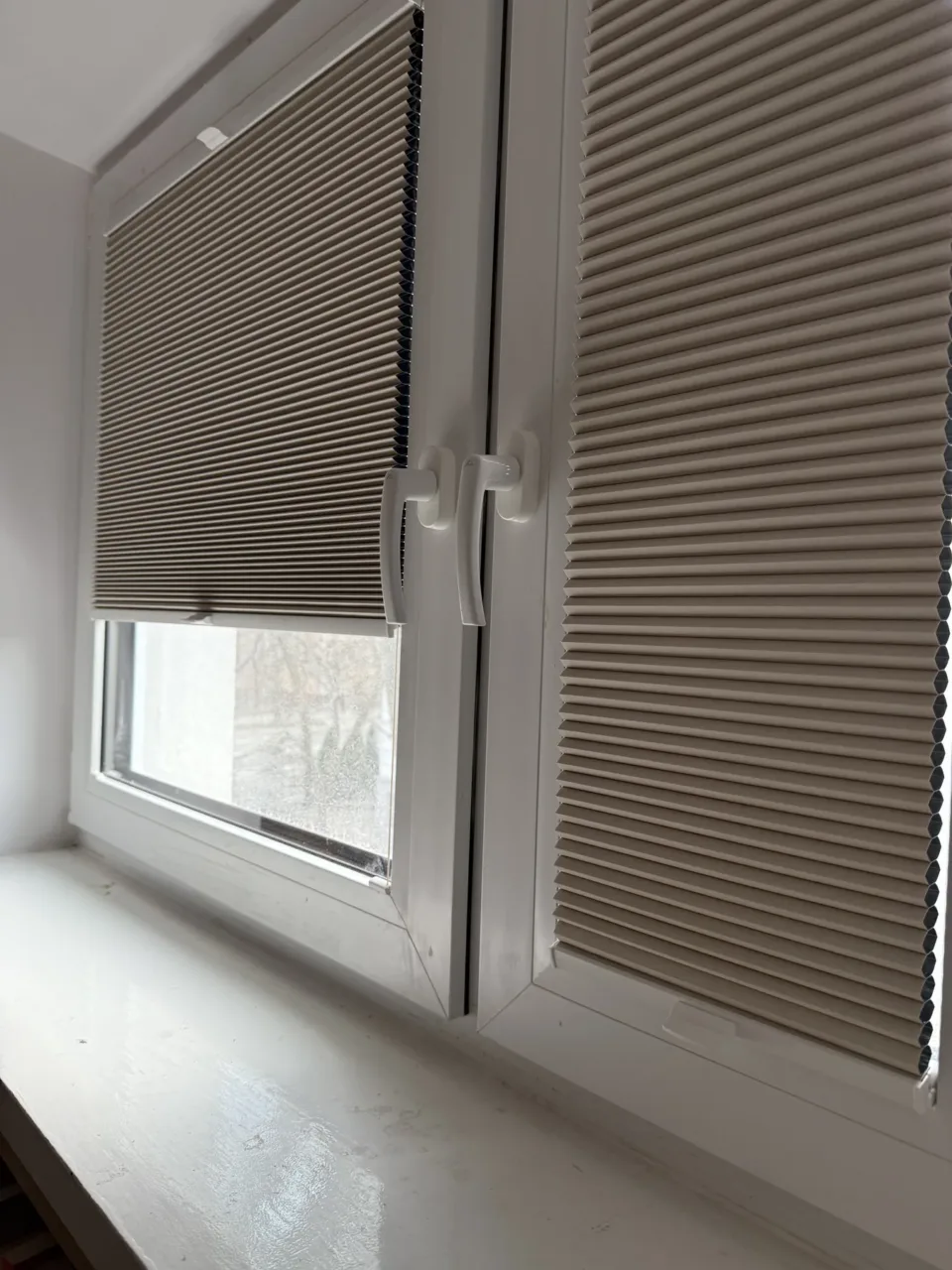 Plisa w drzwiach balkonowych, zasłonięcie od dołu, realizacja Modern Line