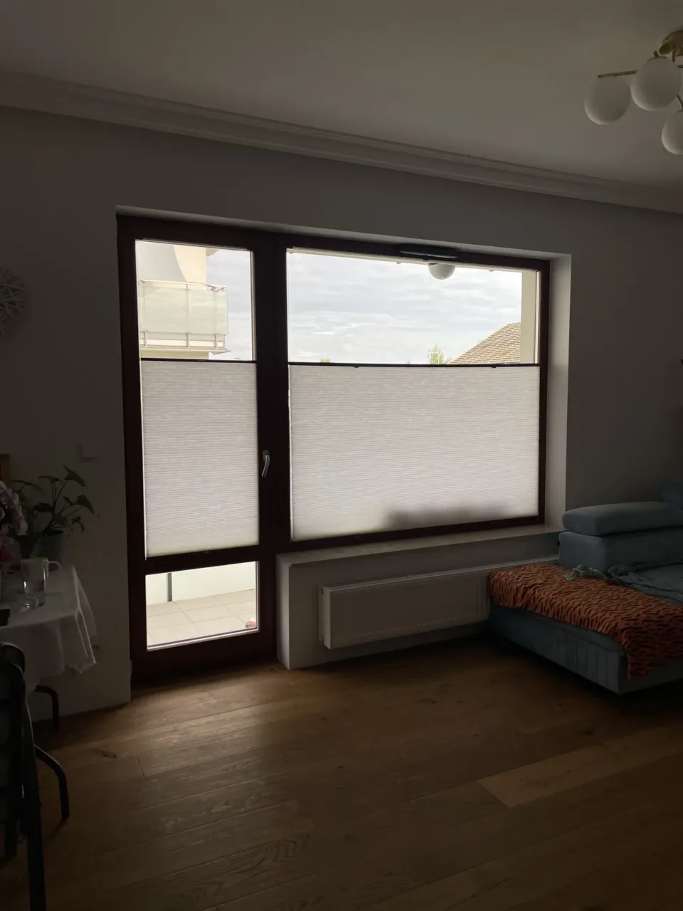 Plisy okienne w pokoju dziennym, realizacja Modern Line